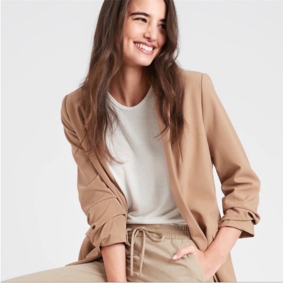Banana Republic Jackets & Blazers - NWT Banana Republic Ruched Sleeve Blazer Size XL